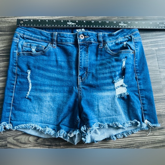 Wax Jean distressed blue jean shorts Size 1XL RN#134352 California Los Angeles - Picture 1 of 5